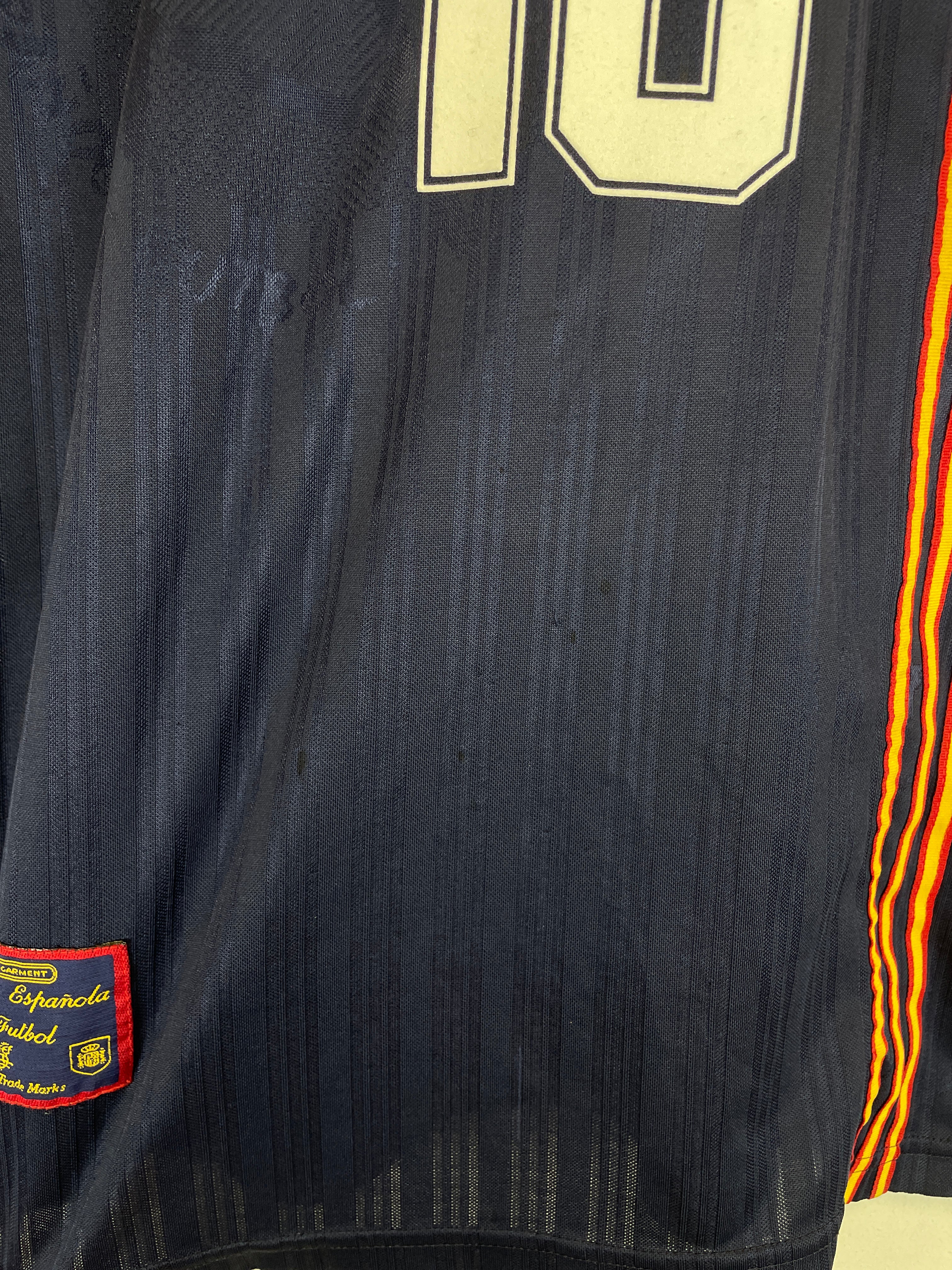 1996/98 Spain Raul #10 Away Shirt (S) Adidas - Image 3