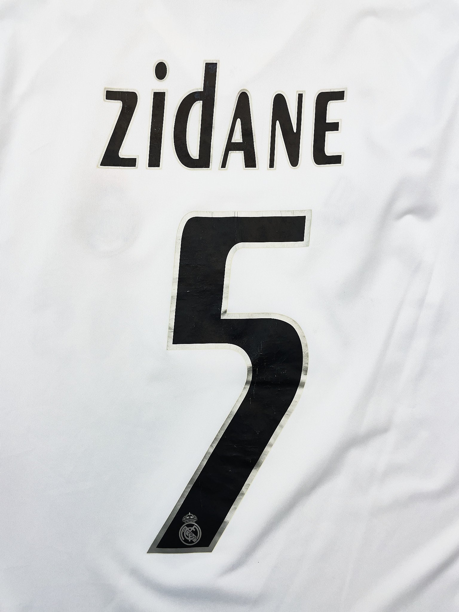 2005/06 Real Madrid Zidane #5 Home Shirt (M) Adidas - Image 3