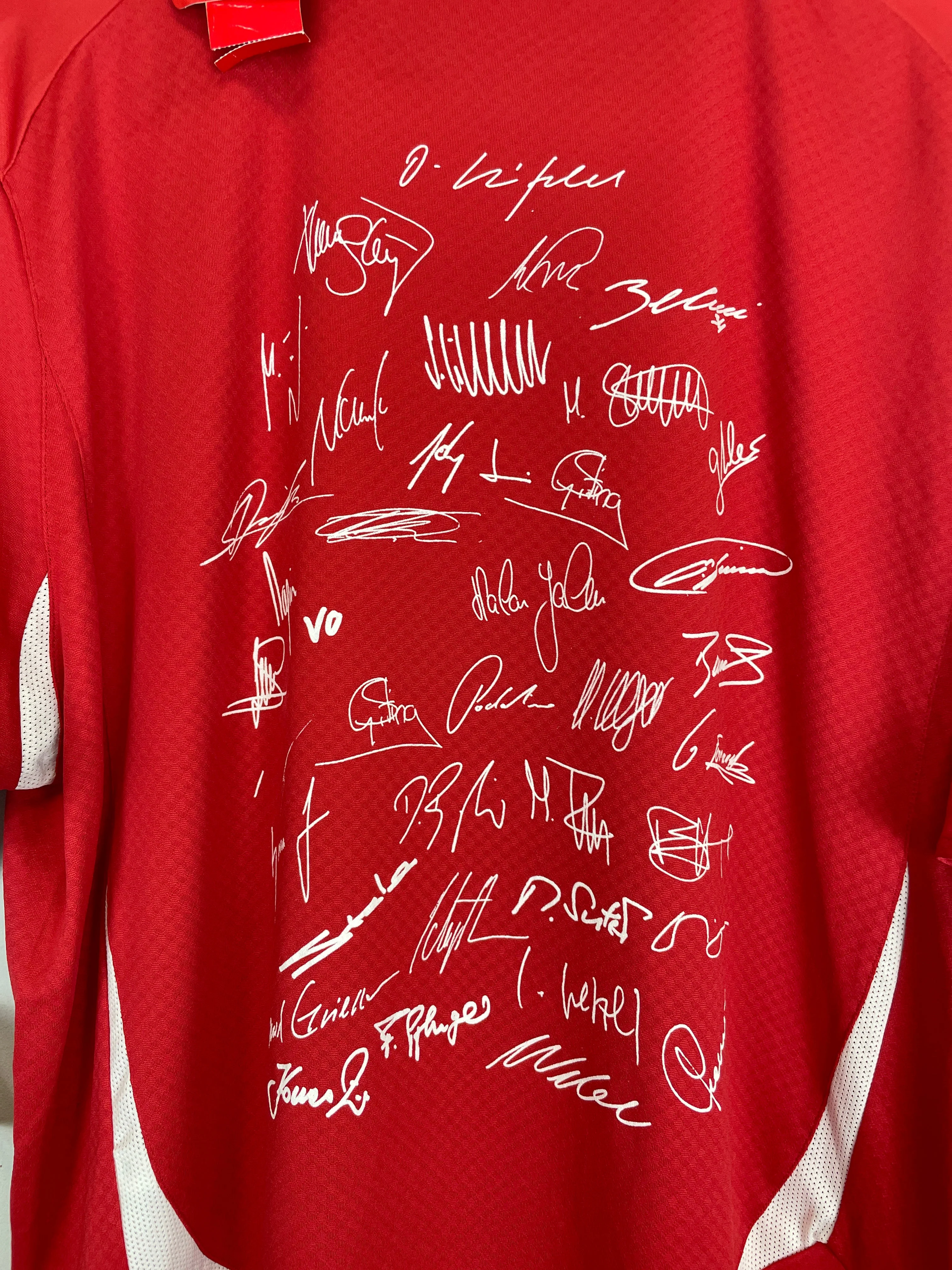 2010/11 Switzerland *BNWT* Squad Signed Home Shirt (XL) Puma - Image 3