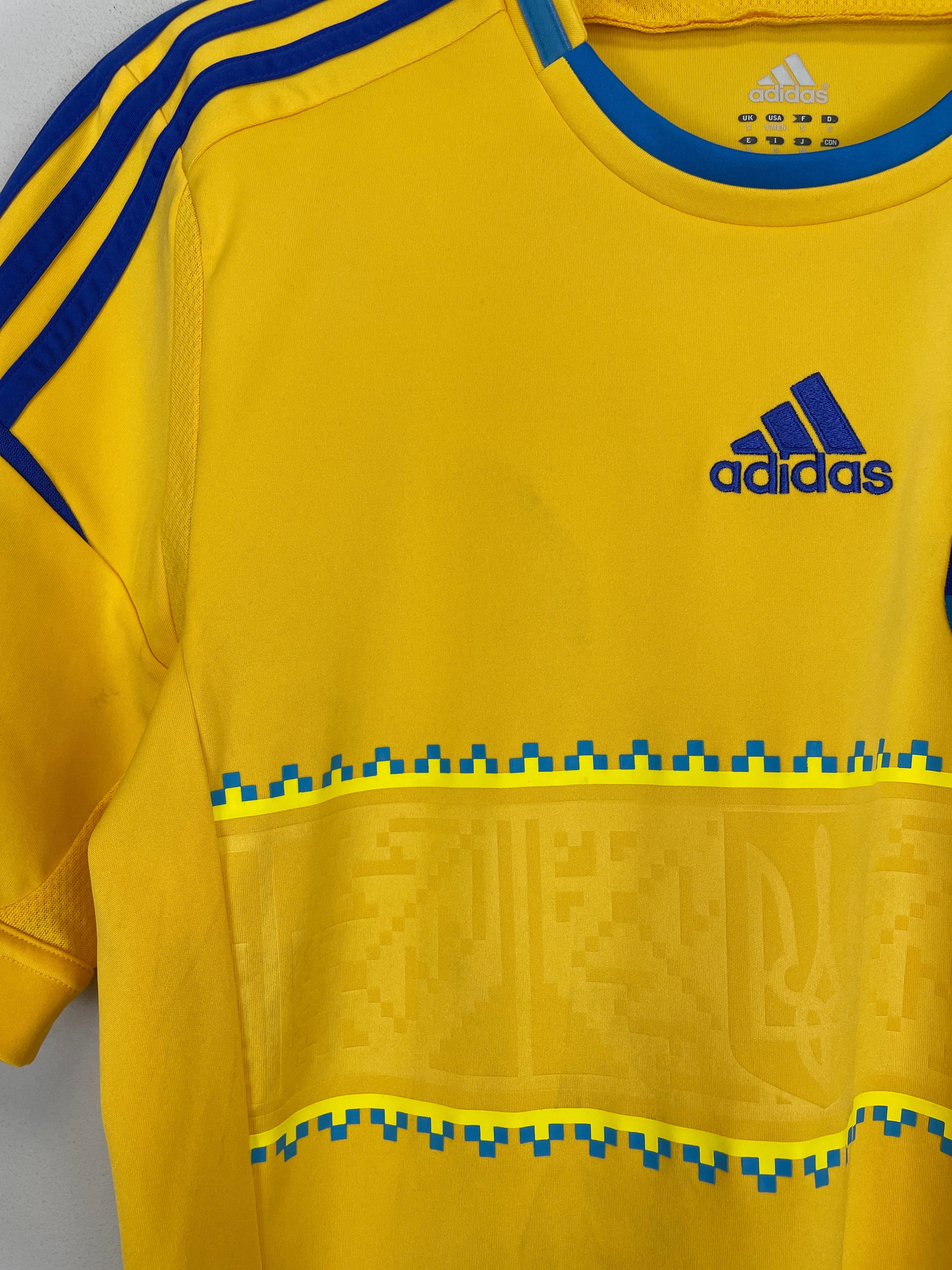 2011/13 Ukraine Home Shirt (S) Adidas - Image 3
