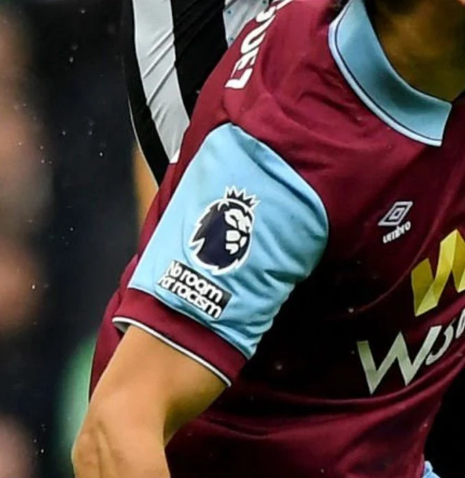 2023/24 Burnley Rodriguez #19 *Match Worn* Home Shirt (L) Umbro - Image 3